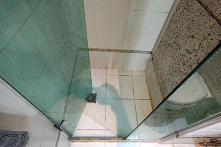 Apartamento à venda com 180m², 2 quartos e 2 vagas Apartamento à venda com 180m², 2 quartos e 2 vagasBanheiro Social