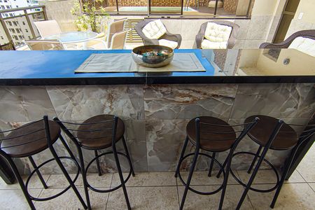 Apartamento à venda com 180m², 2 quartos e 2 vagas Apartamento à venda com 180m², 2 quartos e 2 vagasCobertura