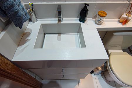 Apartamento à venda com 180m², 2 quartos e 2 vagas Apartamento à venda com 180m², 2 quartos e 2 vagasBanheiro da Suíte