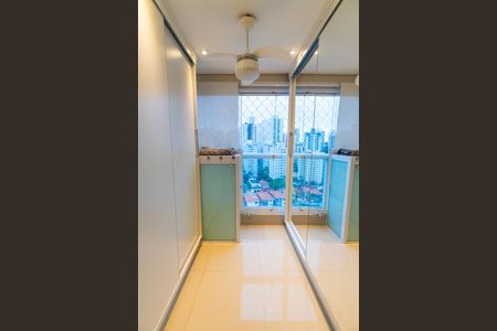 Apartamento à venda com 73m², 2 quartos e 2 vagas Apartamento à venda com 73m², 2 quartos e 2 vagasCloset da Suite