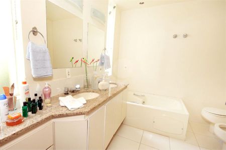 Casa à venda com 5 quartos, 800m² em Jardim dos Estados, São Paulo