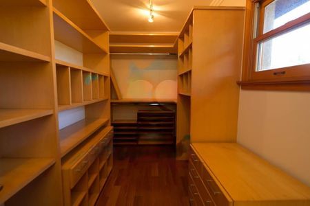 Casa à venda com 4 quartos, 540m² em Cidade Ademar, São Paulo