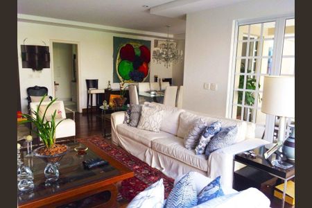 Casa à venda com 4 quartos, 489m² em Santo Amaro, São Paulo