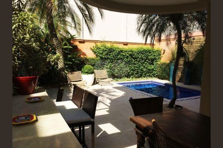 Casa à venda com 4 quartos, 489m² em Santo Amaro, São Paulo