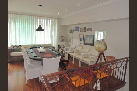 Casa à venda com 4 quartos, 688m² em Chácara Santo Antônio, São Paulo