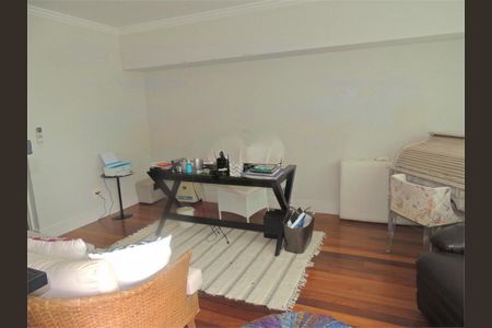 Casa à venda com 4 quartos, 688m² em Chácara Santo Antônio, São Paulo