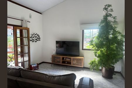Casa à venda com 4 quartos, 164m² em Itaipu, Niterói