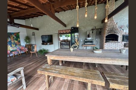 Casa à venda com 4 quartos, 164m² em Itaipu, Niterói