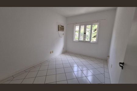 Casa à venda com 3 quartos, 150m² em Piratininga, Niterói