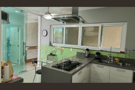 Casa à venda com 5 quartos, 391m² em Itaipu, Niterói