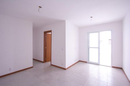 Sala de apartamento para alugar com 3 quartos, 62m² em Mutondo, São Gonçalo
