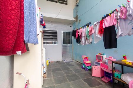 Casa à venda com 148m², 3 quartos e 2 vagas Casa à venda com 148m², 3 quartos e 2 vagasCasa 2: Área de Serviço