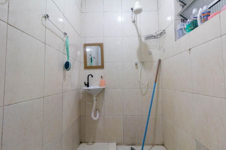 Casa à venda com 148m², 3 quartos e 2 vagas Casa à venda com 148m², 3 quartos e 2 vagasCasa 2: Banheiro