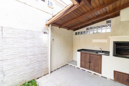 Casa de condomínio à venda com 99m², 2 quartos e 2 vagas Casa de condomínio à venda com 99m², 2 quartos e 2 vagasQuintal