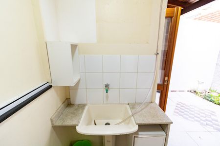 Casa de condomínio à venda com 99m², 2 quartos e 2 vagas Casa de condomínio à venda com 99m², 2 quartos e 2 vagasBanheiro de Serviço