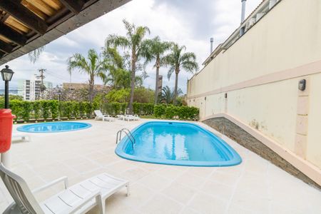 Casa de condomínio à venda com 99m², 2 quartos e 2 vagas Casa de condomínio à venda com 99m², 2 quartos e 2 vagasÁrea comum - Piscina