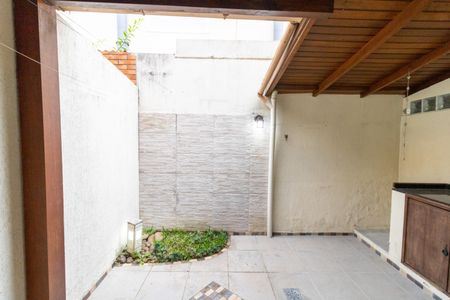 Casa de condomínio à venda com 99m², 2 quartos e 2 vagas Casa de condomínio à venda com 99m², 2 quartos e 2 vagasQuintal