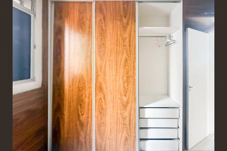 Quarto 1 de apartamento à venda com 2 quartos, 55m² em Camargos, Belo Horizonte