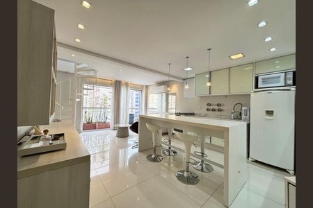 Sala/Cozinha de apartamento à venda com 1 quarto, 74m² em Vila Nova Conceição, São Paulo