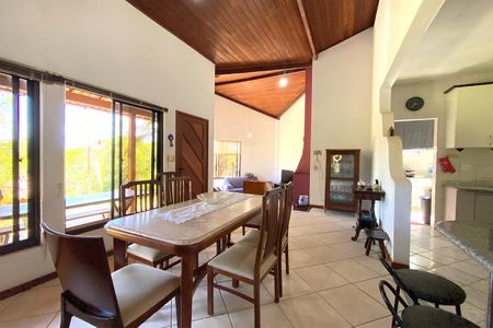 Sala de casa de condomínio à venda com 4 quartos, 180m² em Passárgada, Nova Lima