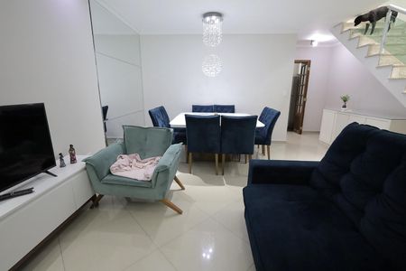 Casa à venda com 131m², 3 quartos e 2 vagasSala