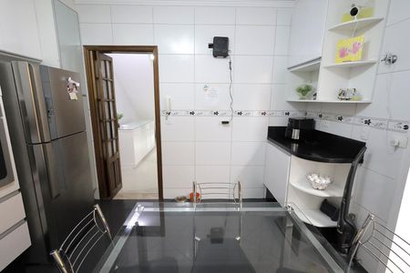 Casa à venda com 131m², 3 quartos e 2 vagasCozinha