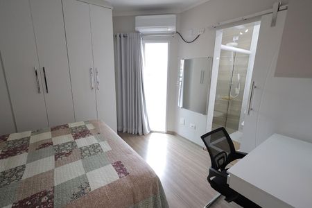 Casa à venda com 131m², 3 quartos e 2 vagasSuíte