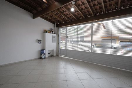 Casa à venda com 131m², 3 quartos e 2 vagasGaragem