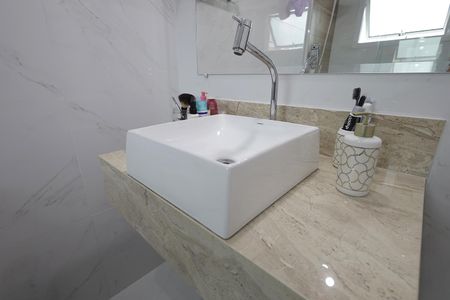 Casa à venda com 131m², 3 quartos e 2 vagasBanheiro da Suíte