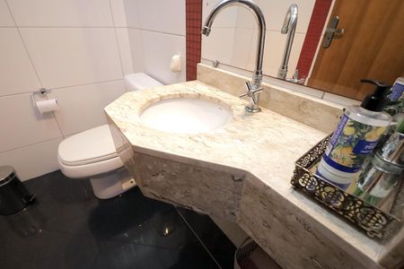 Casa à venda com 131m², 3 quartos e 2 vagasLavabo