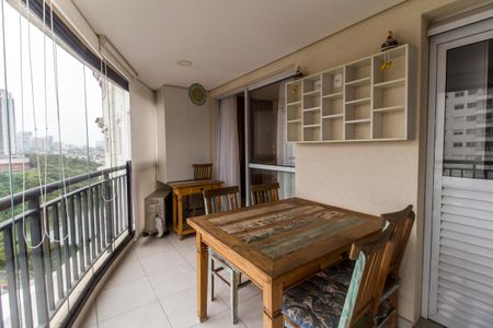 Apartamento à venda com 96m², 2 quartos e 3 vagasVaranda gourmet