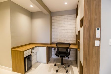 Apartamento à venda com 96m², 2 quartos e 3 vagasEscritório