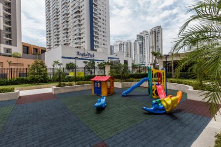 Apartamento à venda com 96m², 2 quartos e 3 vagasÁrea comum - Playground