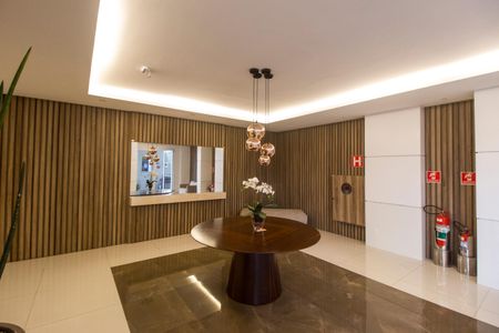 Apartamento à venda com 96m², 2 quartos e 3 vagasHall social