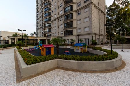Apartamento à venda com 96m², 2 quartos e 3 vagasÁrea comum - Playground