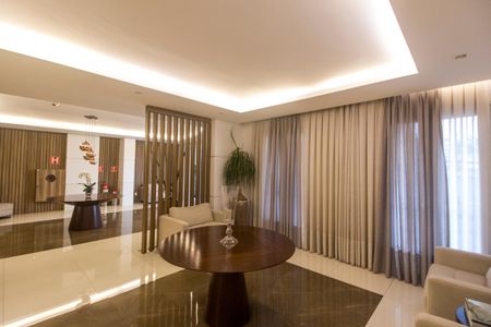 Apartamento à venda com 96m², 2 quartos e 3 vagasHall social