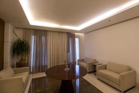 Apartamento à venda com 96m², 2 quartos e 3 vagasHall social