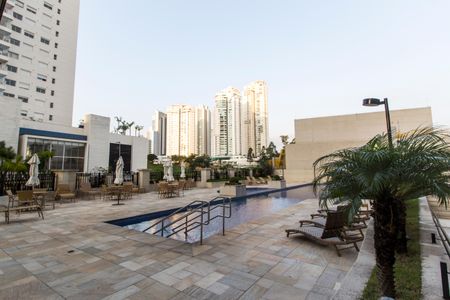 Apartamento à venda com 96m², 2 quartos e 3 vagasPiscina