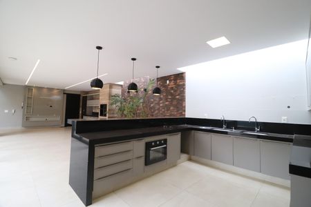 Casa para alugar com 435m², 4 quartos e 4 vagasCozinha