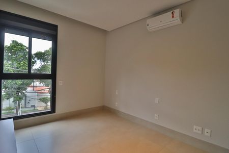 Casa para alugar com 435m², 4 quartos e 4 vagasQuarto 3 - Suíte