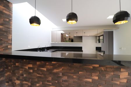 Casa para alugar com 435m², 4 quartos e 4 vagasCozinha