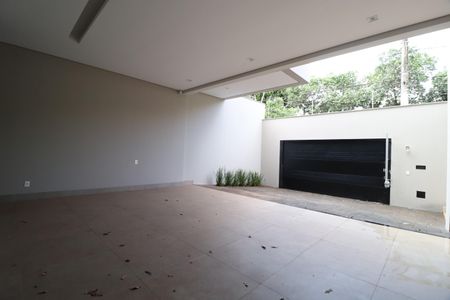 Casa para alugar com 435m², 4 quartos e 4 vagasGaragem