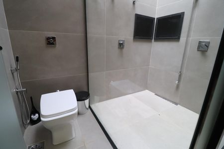 Casa para alugar com 435m², 4 quartos e 4 vagasBanheiro do Quarto 2