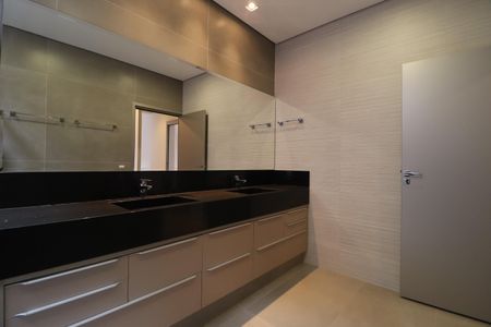 Casa para alugar com 435m², 4 quartos e 4 vagasBanheiro do Quarto 2