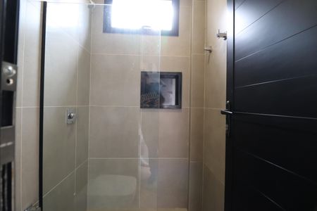 Casa para alugar com 435m², 4 quartos e 4 vagasBanheiro da piscina