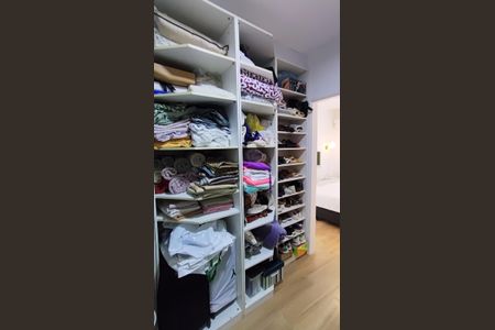 Apartamento à venda com 92m², 2 quartos e 1 vaga Apartamento à venda com 92m², 2 quartos e 1 vagaCloset da Suíte