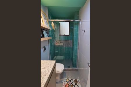 Apartamento à venda com 92m², 2 quartos e 1 vaga Apartamento à venda com 92m², 2 quartos e 1 vagaBanheiro