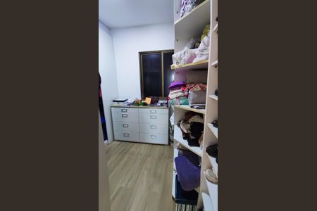 Apartamento à venda com 92m², 2 quartos e 1 vaga Apartamento à venda com 92m², 2 quartos e 1 vagaCloset da Suíte