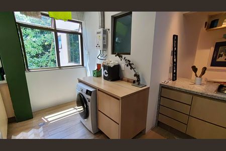 Apartamento à venda com 92m², 2 quartos e 1 vaga Apartamento à venda com 92m², 2 quartos e 1 vagaÁrea de Serviço