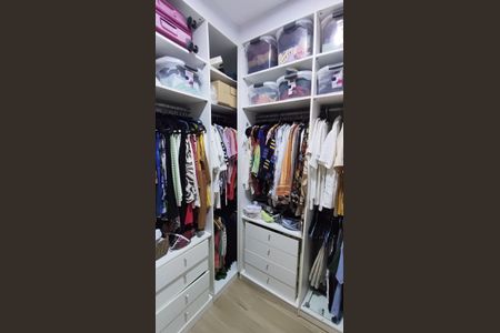 Apartamento à venda com 92m², 2 quartos e 1 vaga Apartamento à venda com 92m², 2 quartos e 1 vagaCloset da Suíte